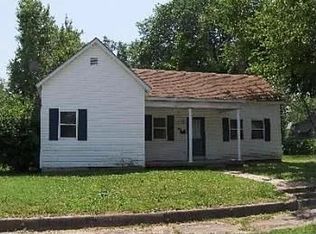 903 W Cherry St, Nevada, MO 64772