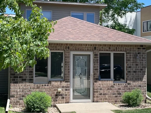 342 Benit Dr Unit 17, Arnolds Park, IA 51331