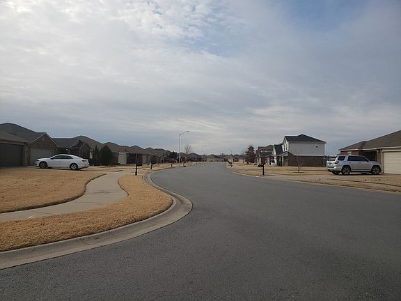 4th image of 12716 Bell Flower Dr