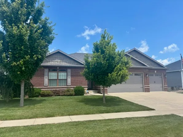 5712 Sugarberry Ave, Bloomington, IL 61705