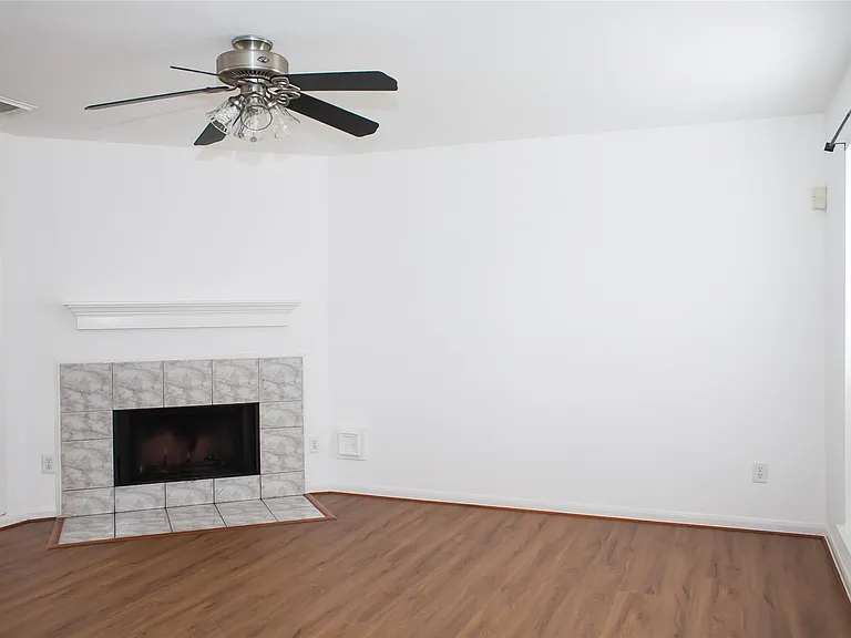 8910 Sage Place Dr — Photo 2