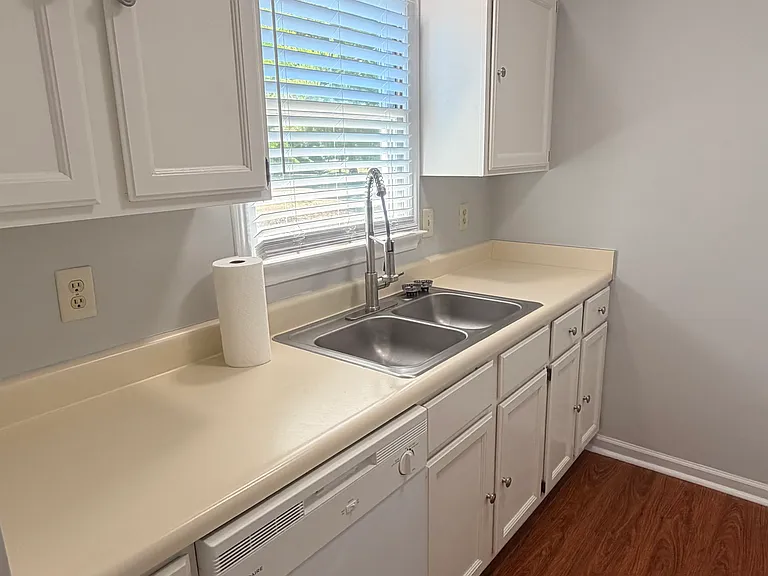 3605 Crystal Ct — Photo 5