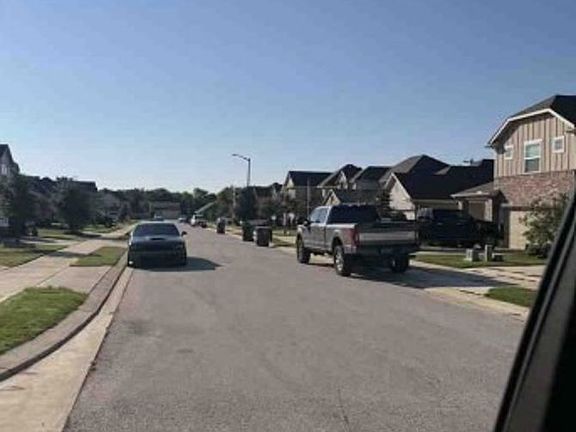 Exterior Neighborhood (street photo)