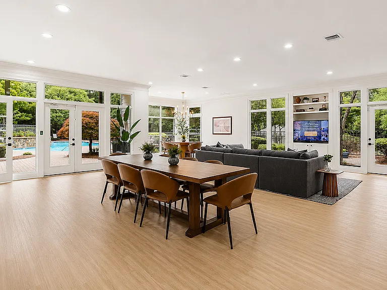 Avana Court — Photo 48