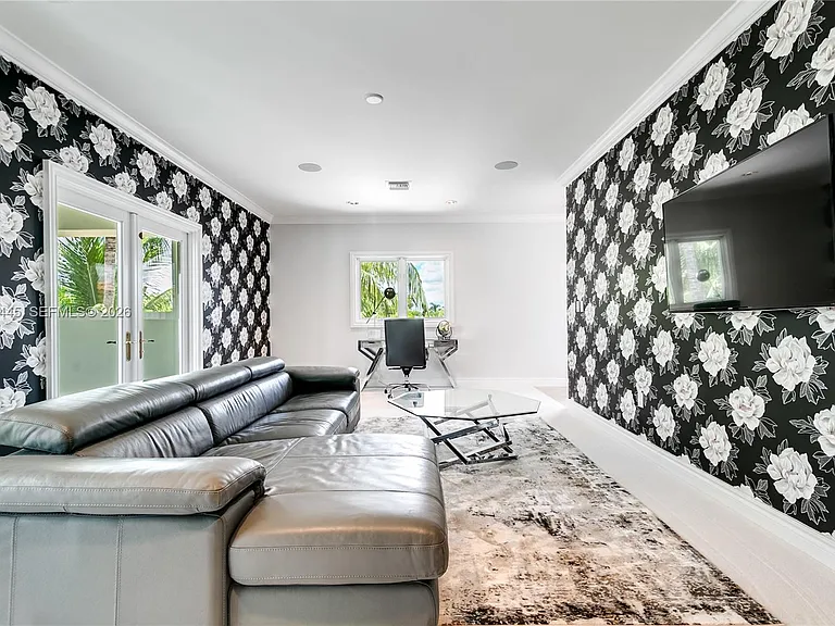 709 Idlewyld Dr — Photo 21