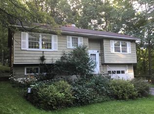 98 Forest Hills Dr, Elmira, NY