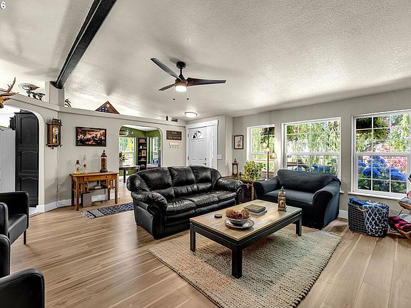 5th image of 52 Estabrook Rd