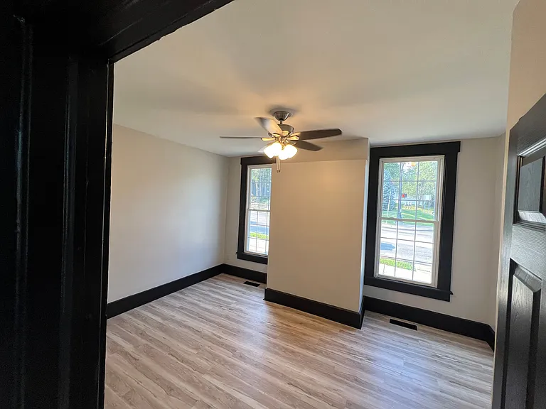 461 E Main St #1 — Photo 9