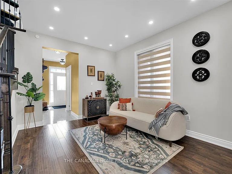 33 Denali Cres — Photo 12