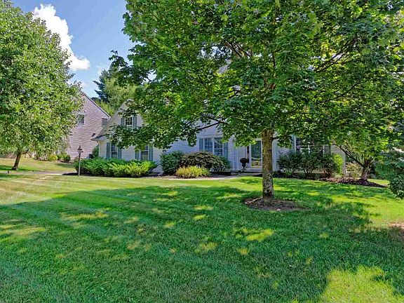 2nd image of 620 Vanderlyn Ln
