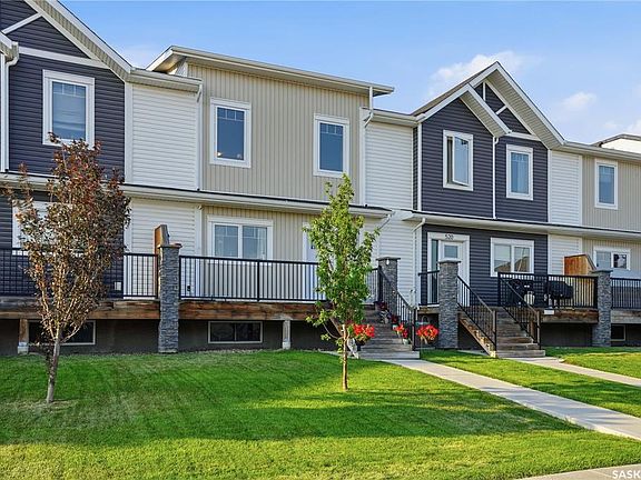 3rd image of 516 Kloppenburg CRESCENT