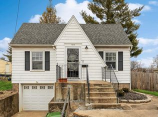 1210 2nd Ave S, Clinton, IA 52732