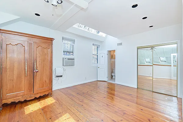 Rented by Keller Williams NYC | media 46