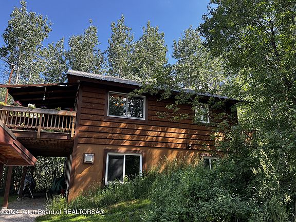3rd image of 143 Aspen Way