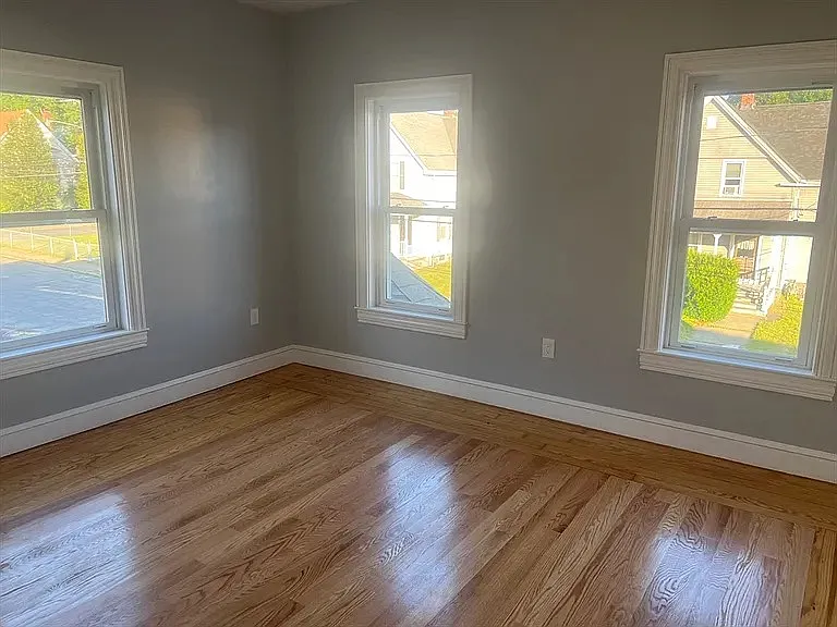 385 Cohannet St #2 — Photo 6
