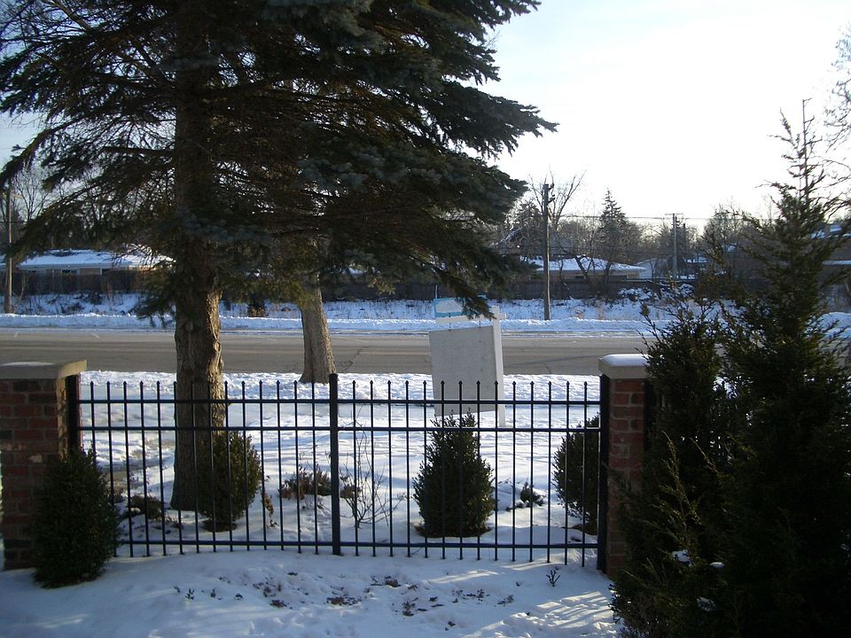 2nd image of 314 W Burlington Ave
