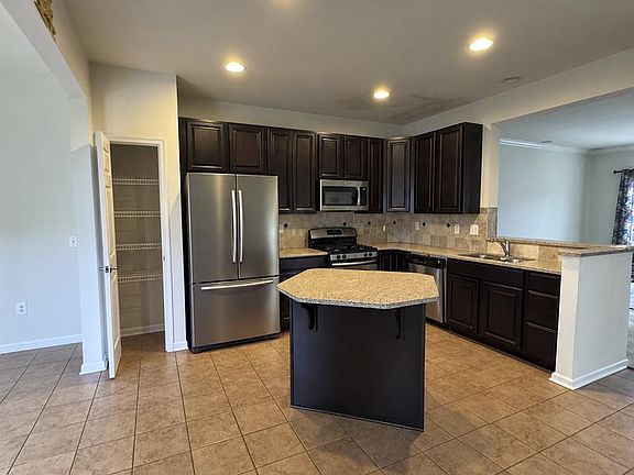 5th image of 158 Short Branch Rd