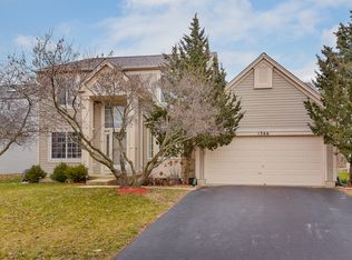 1366 E Braymore Cir, Naperville, IL 60564