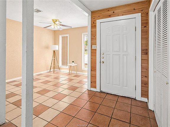 3rd image of 2714 Pierre Pl