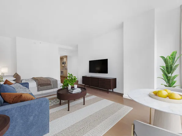 1600 Broadway image 2 of 9