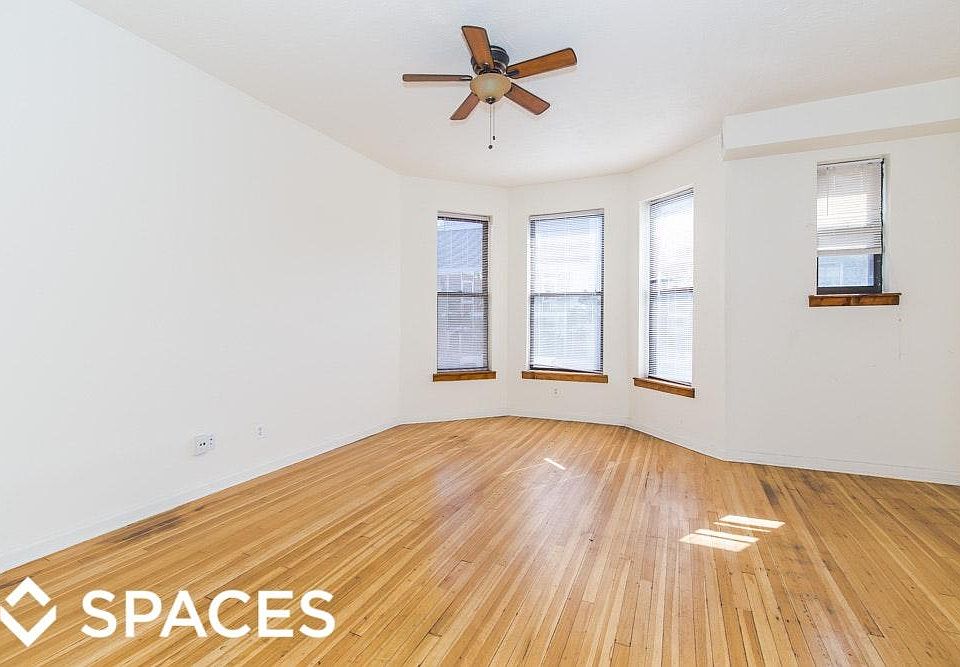 1st image of 906 W Montrose Ave APT Bsmt