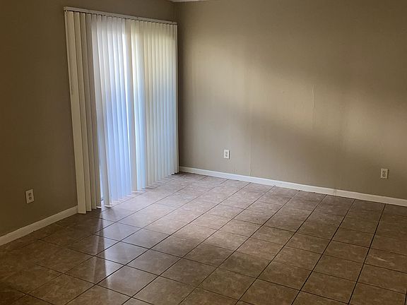 2nd image of 2213 Jennifer Dr APT 1