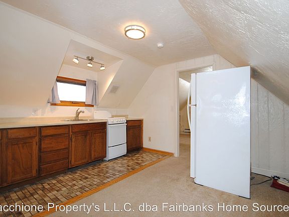 2nd image of 204 Antoinette Ave #4