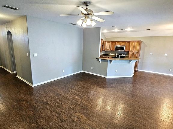 4th image of 122 Woodbrook Ct