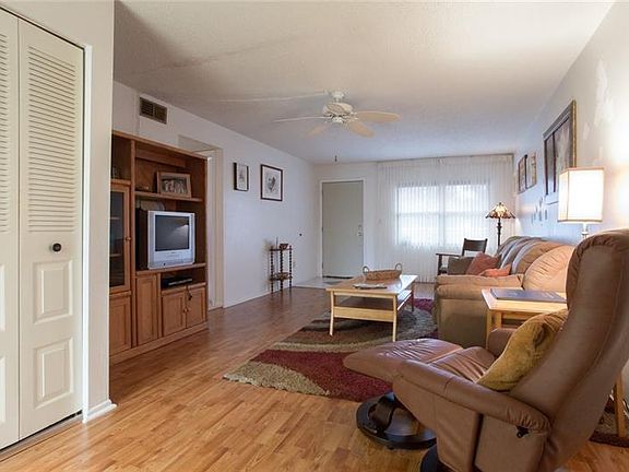 3rd image of 5080 Locust St NE APT 324