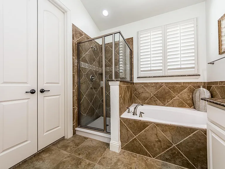 7920 Osborn Pkwy — Photo 17