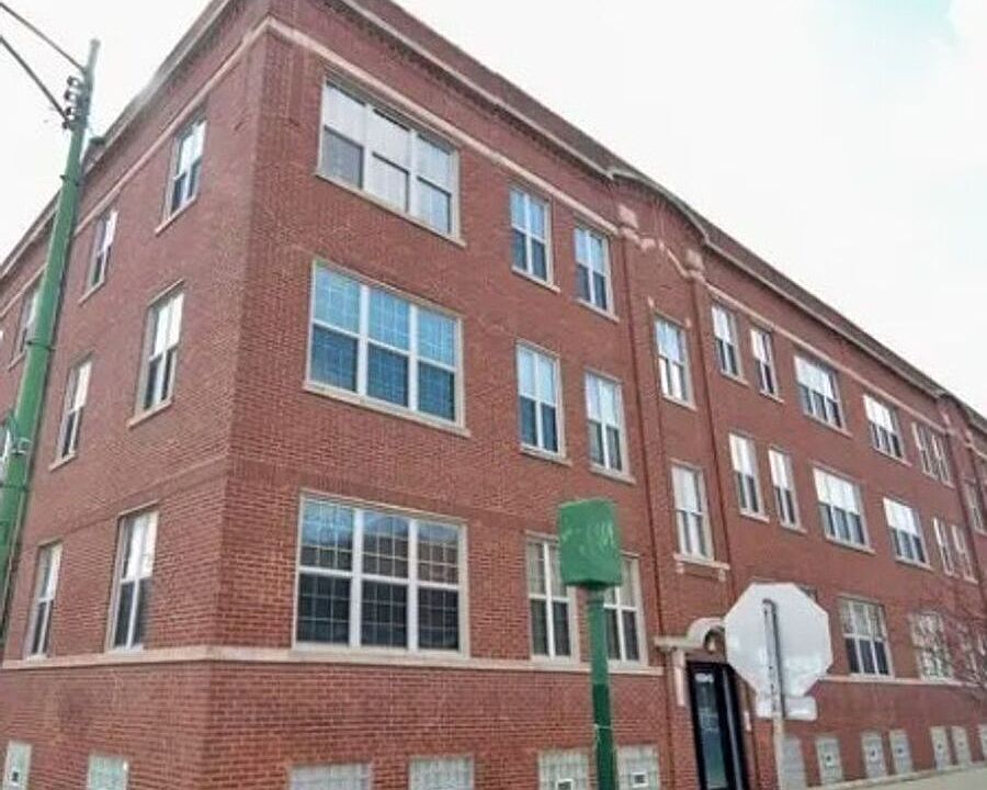 1st image of 2852 N Kedzie Ave #3