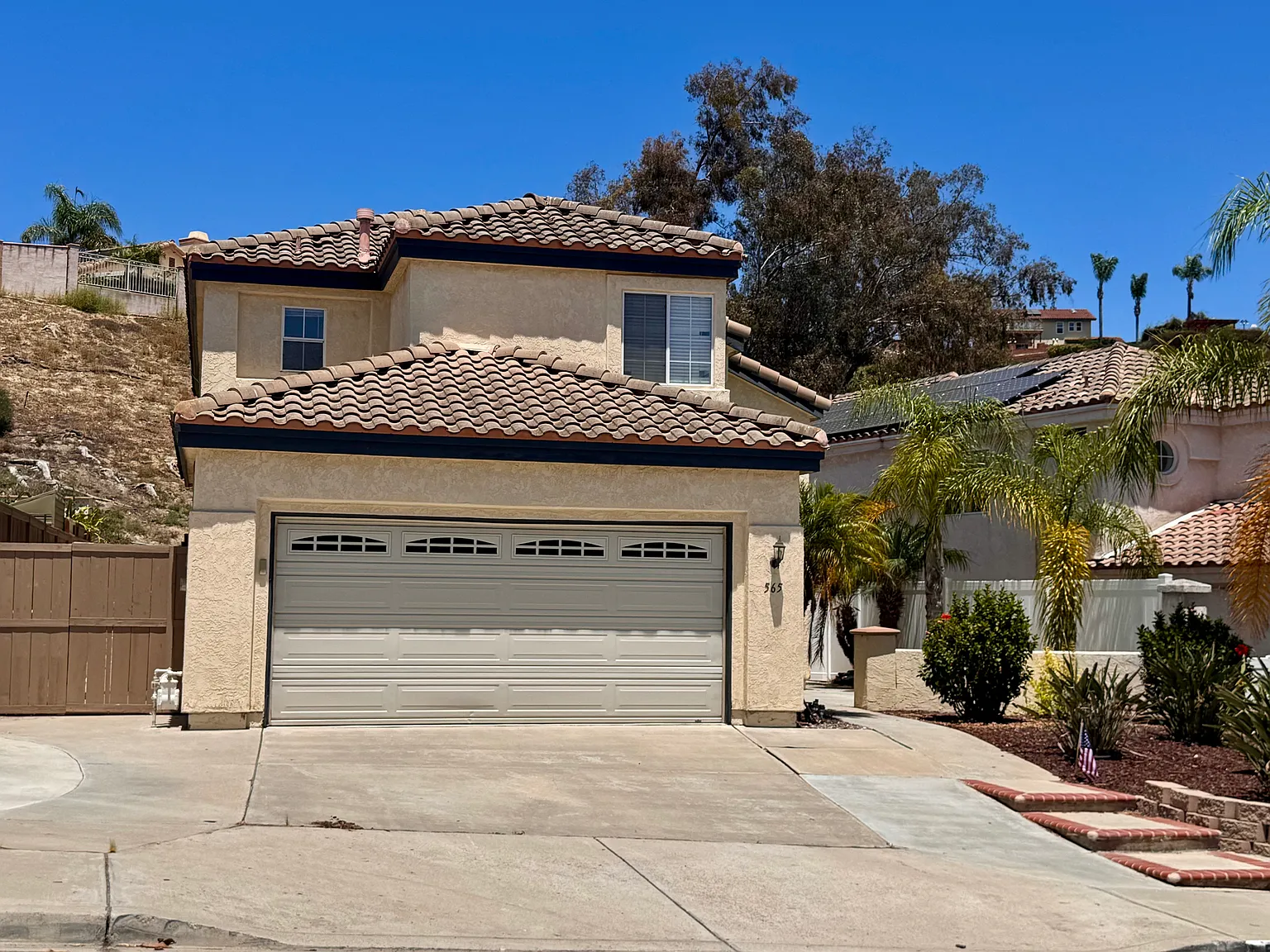 4 bed, 2000 sqft, $4,650 — Photo 1
