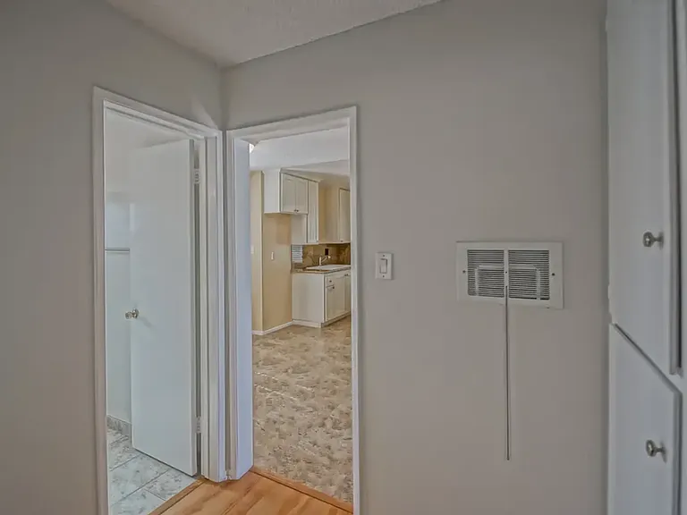 1815 Clark Ln — Photo 17