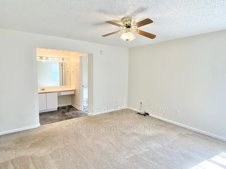 129 Watson Dr — Photo 13