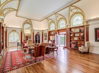 4411 Westminster Pl, Saint Louis, MO 63108