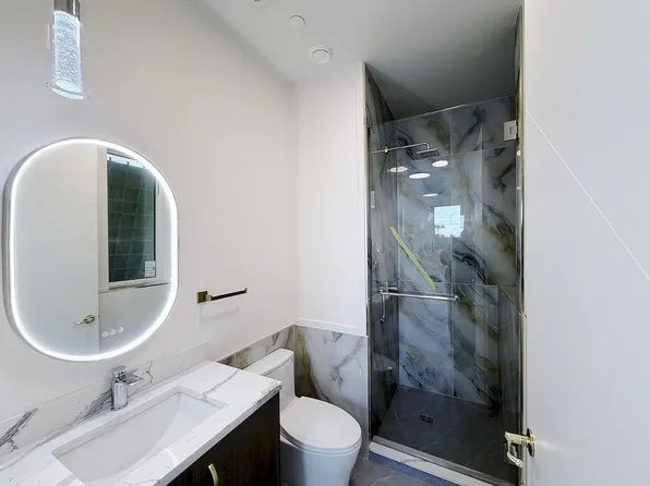 10XX E 62nd Ave, Vancouver, BC V5X 2E7