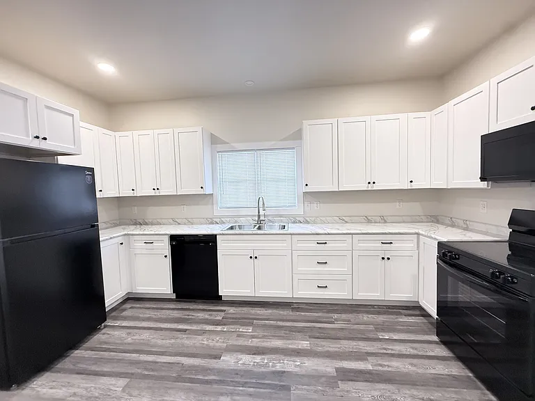 629 Main St #1 — Photo 2