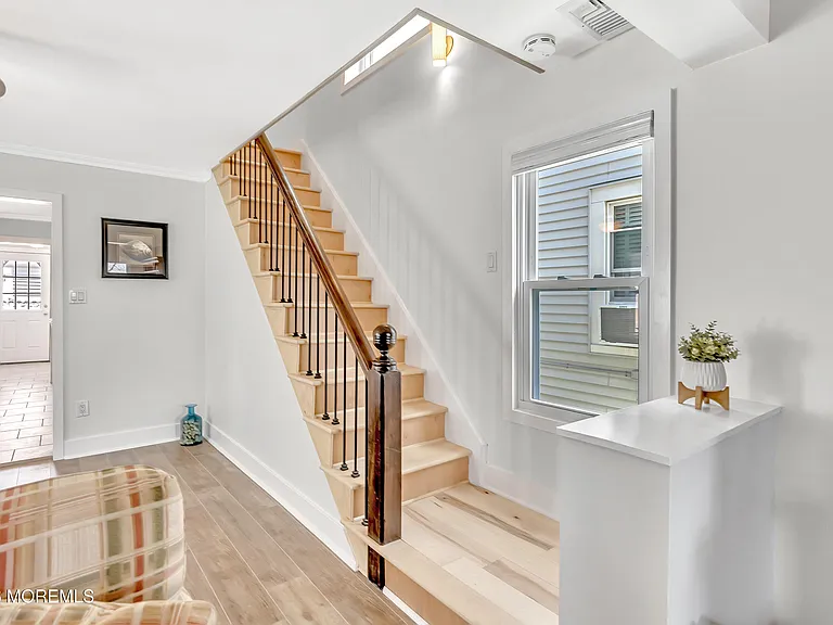 320 Ocean Park Ave — Photo 19