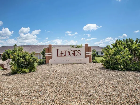 1412 Stone Ln APT 418, Waverly, IA 50677