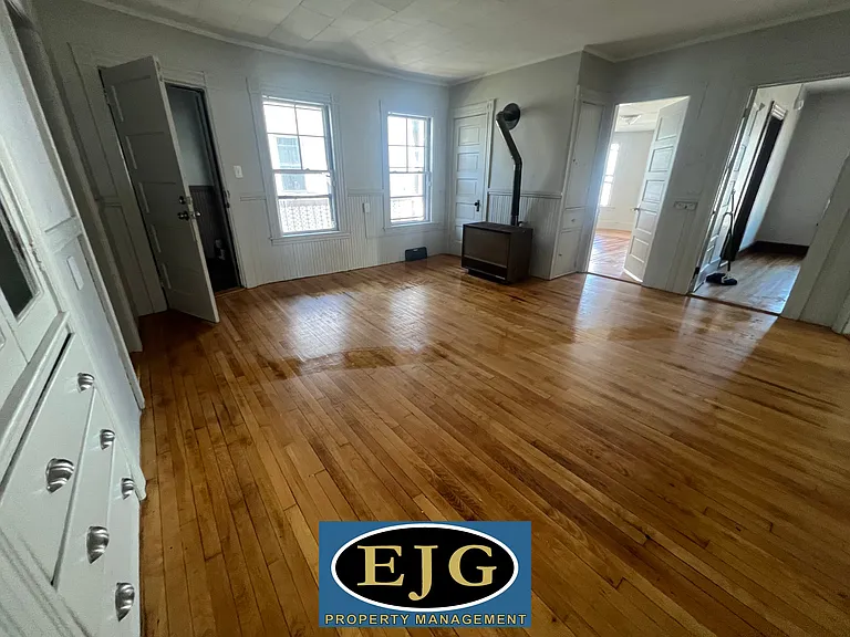 551 Montgomery St #2 — Photo 7