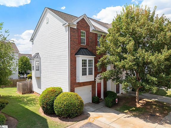 2nd image of 106 Braxton Pl