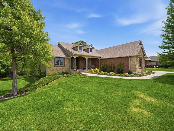 2nd image of 1210 E Rolling Hills Dr