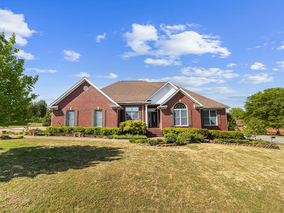 1st image of 204 Wellsbrook Cir