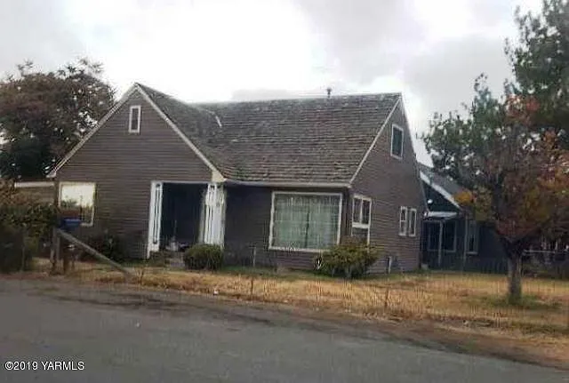 917 S 10th St photo 1
