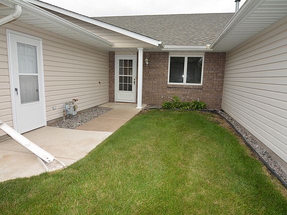 3rd image of 1135 4th Ave NW