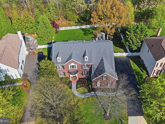 4th image of 19944 Interlachen Cir