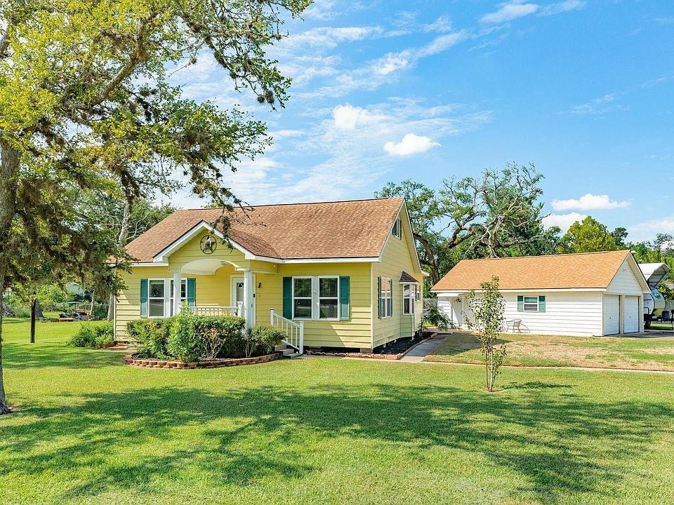 1st image of 402 Goliad St #821