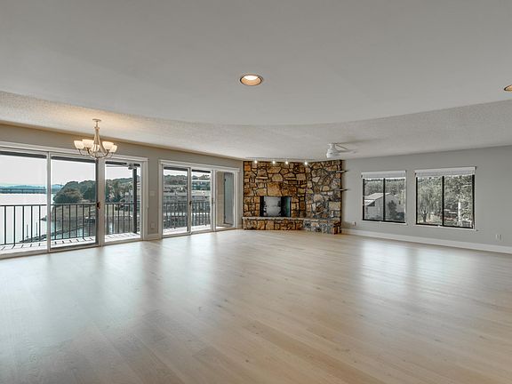 5th image of 4346 Lakeshore Ln Unit 304