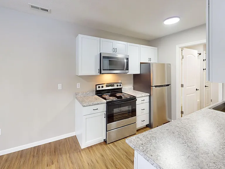 Duck Creek Apartments — Photo 15