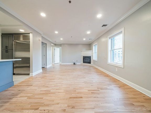 4th image of 63 Sussex St #8